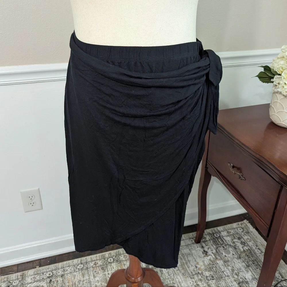 2/$10 Ava & Viv Wrap Skirt - Picture 1 of 5